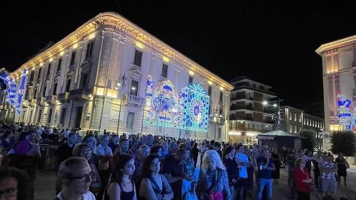 avellino soldi per eventi e spettacoli e scontro festa cipriano