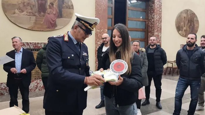 in arrivo in strada a salerno 25 nuovi vigili urbani