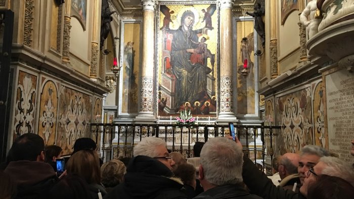 la messa di natale al santuario di montevergine in diretta tv su otto channel