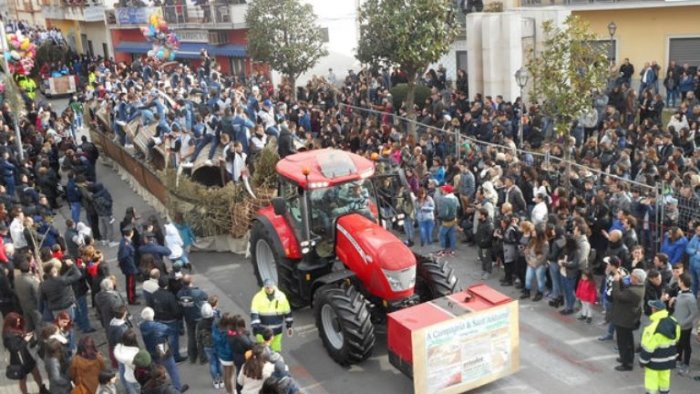 festa di sant antuono in consiglio la richiesta di ingrandire i carri