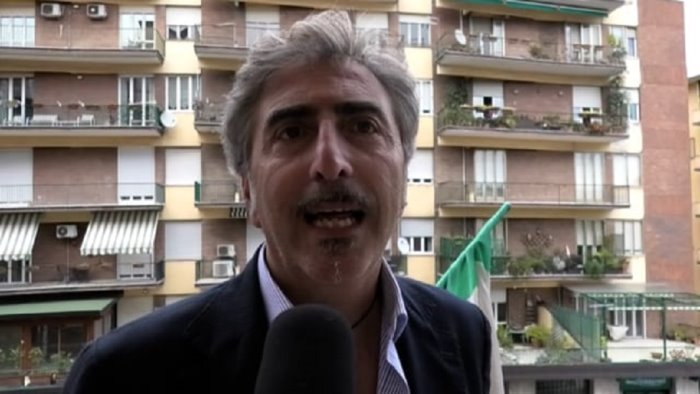 avellino immigrato aggredisce agenti lega piu fondi per sicurezza urbana