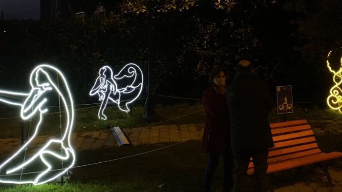 mare mosso accese a salerno le luci solidali al quartiere arbostella