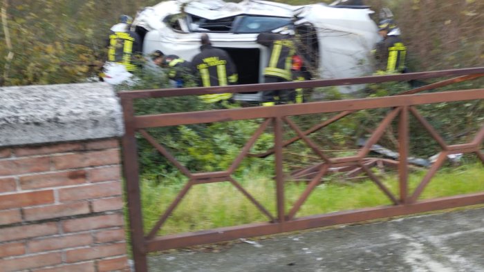 incidente nel vallo di diano due feriti a polla