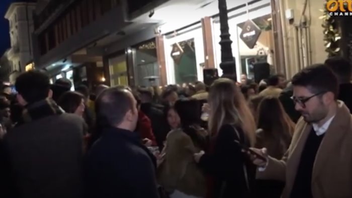 brindisi di capodanno aperitivi della vigilia con le strade chiuse ad avellino