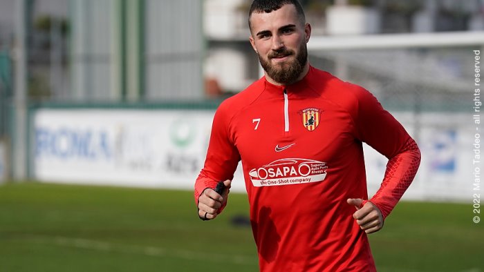 benevento giovedi c e il parma squadra all imbriani rientra karic