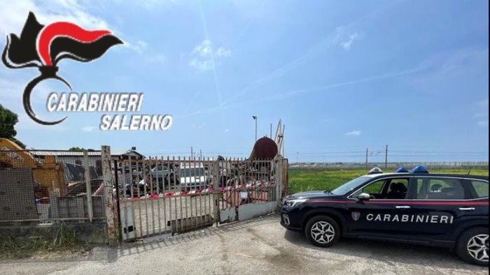 officina meccanica abusiva e lavoratori in nero blitz dei carabinieri