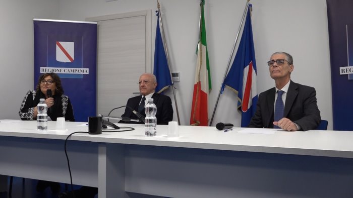 de luca inaugura il nuovo centro per l impiego di salerno