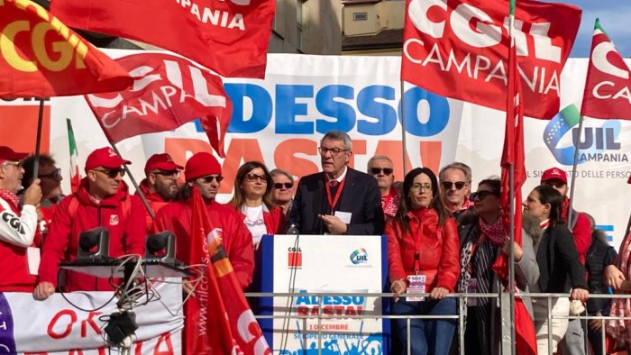 cgil salerno allo sciopero generale centinaia di lavoratori a napoli