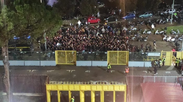 salernitana bologna 1 2 all arechi scoppia la contestazione degli ultras