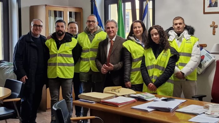 eboli arrivano i rinforzi al comune in servizio sei nuovi vigili urbani