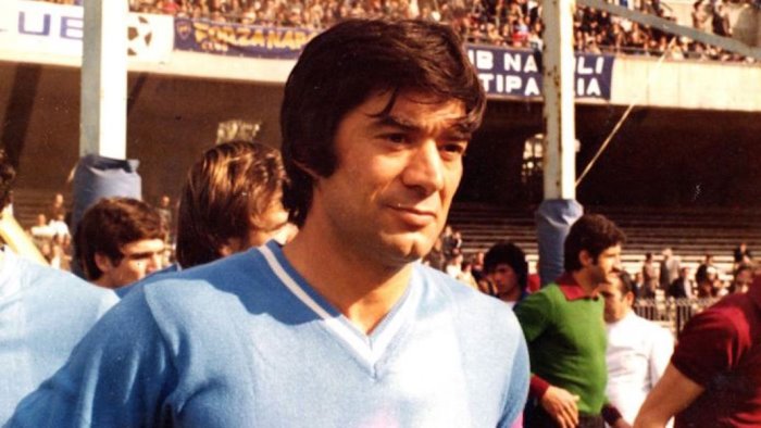 addio juliano manfredi porto maradona a napoli il cordoglio della citta