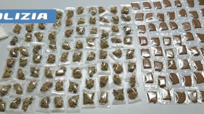 ponticelli sorpreso con la droga la polizia arresta un 31enne