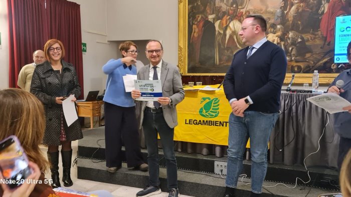 montesarchio premiata da legambiente come comune riciclone