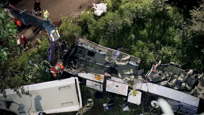 strage bus a16 premio ai benetton comitato niente cancellera cio che e stato