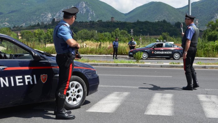 bacoli spacciava droga con la compagna all ottavo mese arrestato