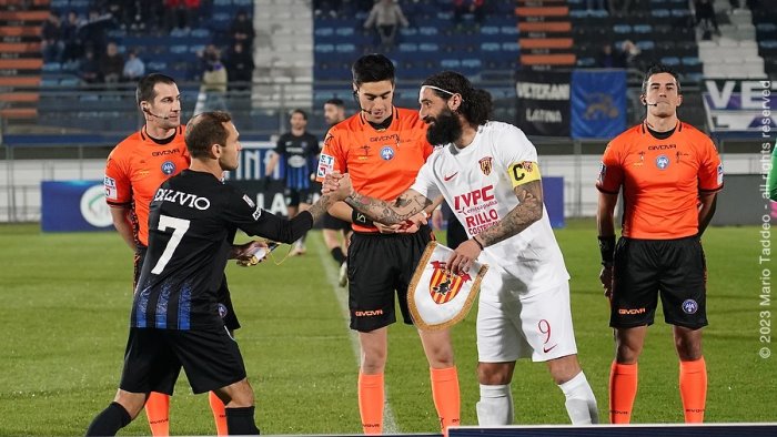 pari al francioni tra latina e benevento le foto del match