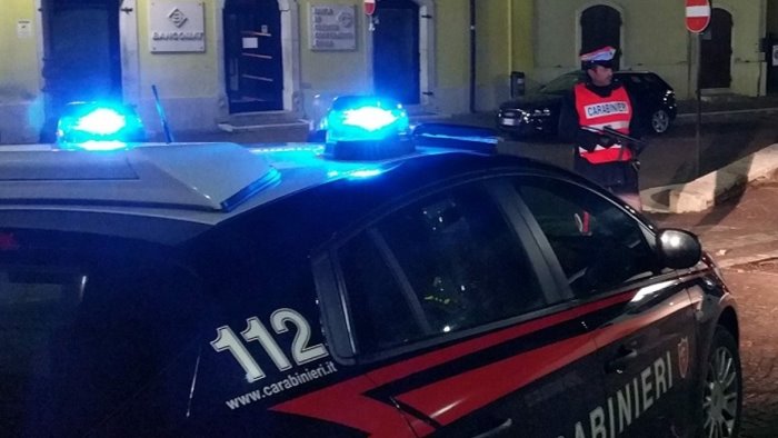 controlli contro i furti recuperata l auto utilizzata dai ladri