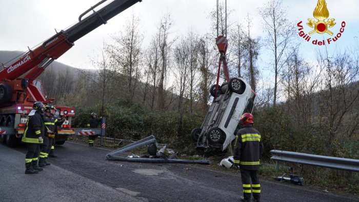 auto si ribalta a monteforte irpino donna trasferita in ospedale