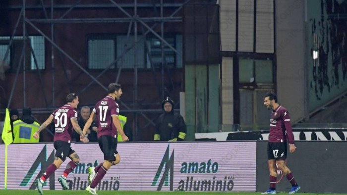 salernitana milan 2 2 le pagelle dei granata costil salva dalla beffa finale