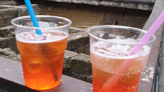 spritz e movida tra strade chiuse e musica pronti per l aperitivo ad avellino