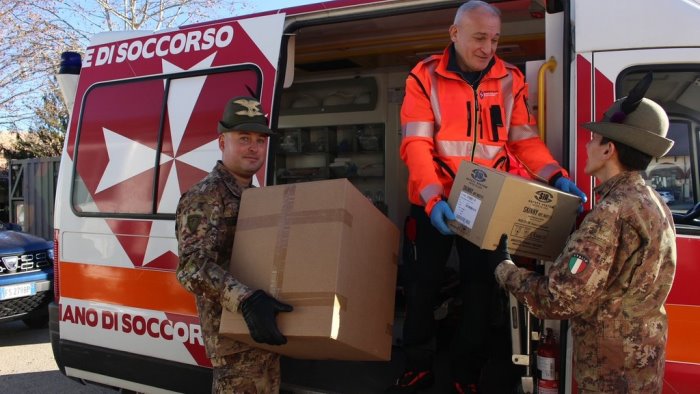 tute mascherine siringhe e disinfettanti solidarieta tra campania e piemonte