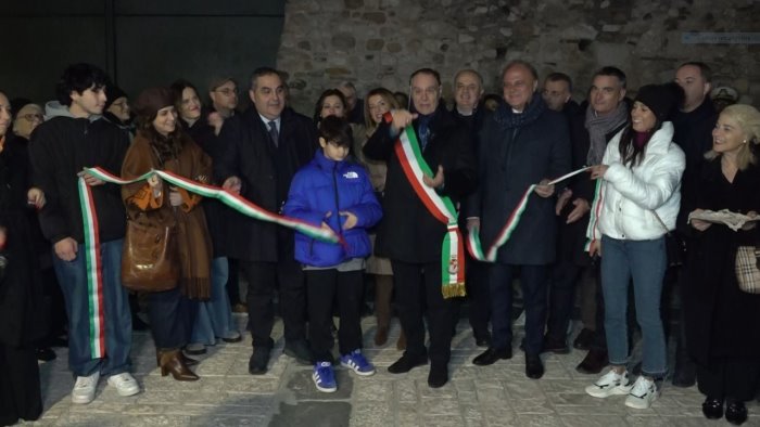 luci sulle antiche mura longobarde benevento citta d arte per sedurre i turisti