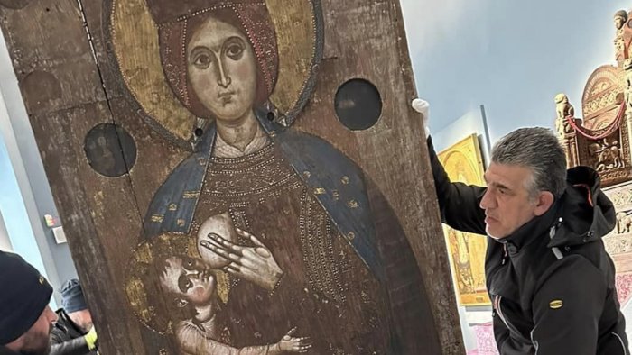 montevergine la madonna di san guglielmo cara al papa in viaggio per san pietro