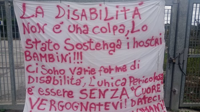 centro autismo m i d anche babbo natale ha trovato chiuso