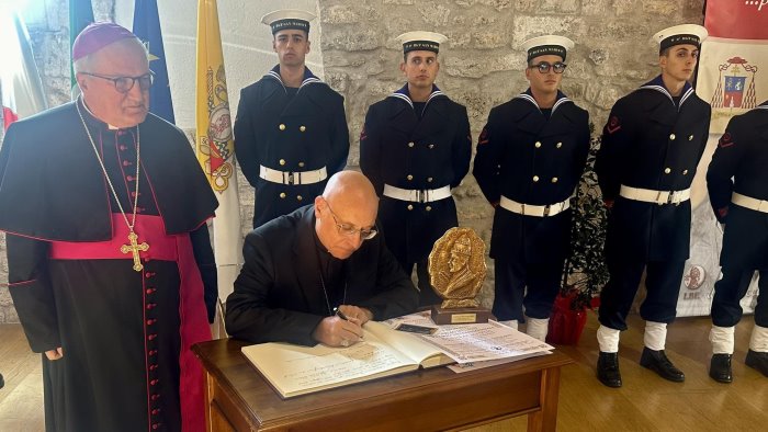 anagni premio internazionale bonifacio ottavo al vescovo sergio melillo