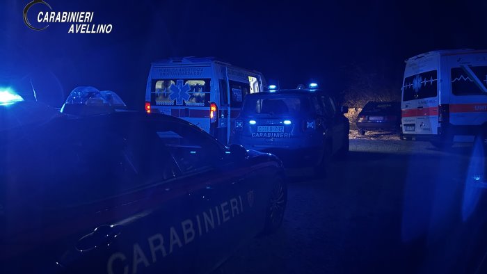 attimi di follia a frigento tenta di accoltellare il fratello e i carabinieri