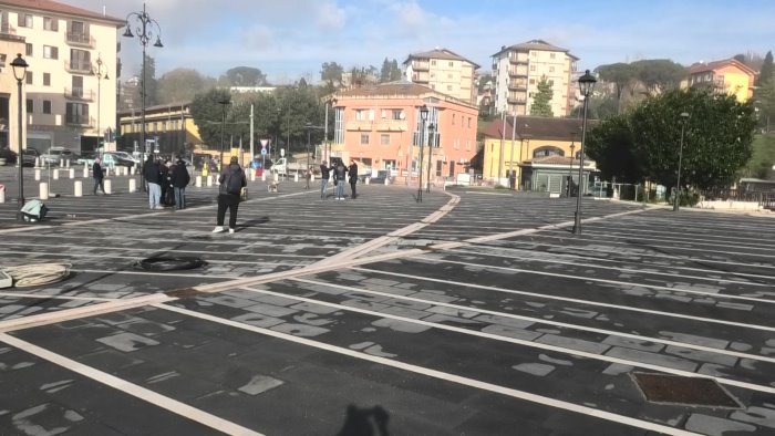 undici anni di agonia tra sequestri e lavori oggi ha riaperto piazza castello