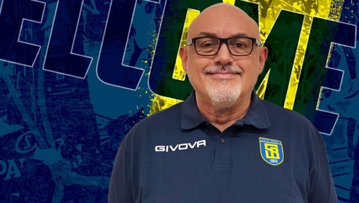 basket matteo boniciolli e il nuovo coach della givova scafati