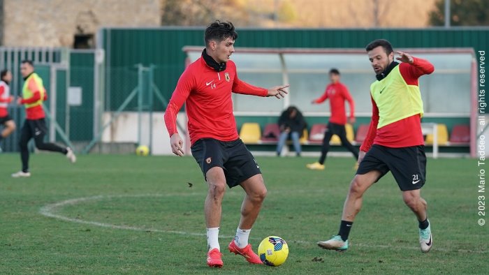 benevento si avverte gia il clima del derby