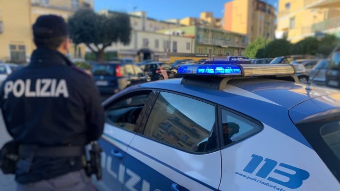 pianura sorpreso in casa con i fuochi d artificio denunciato un uomo