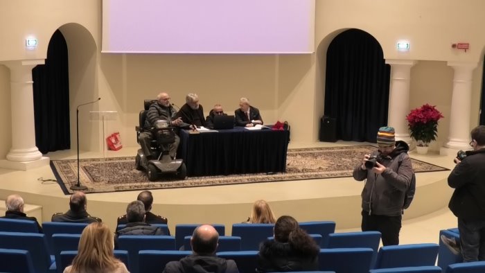 poverta rapporto caritas in irpinia 2000 persone hanno chiesto aiuto