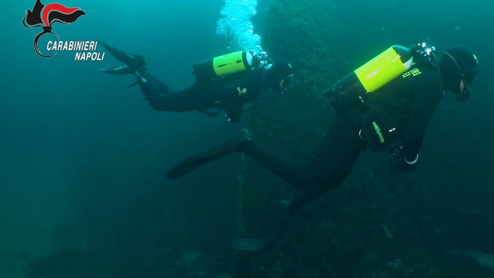 pescatori di frodo nell area marina protetta della gaiola e assalto per natale