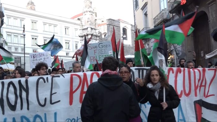 napoli in piazza del gesu il nuovo corteo pro palestina