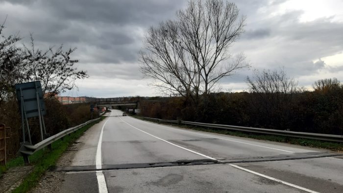 grottaminarda giunto stradale pericolosissimo sul ponte ufita intervenite