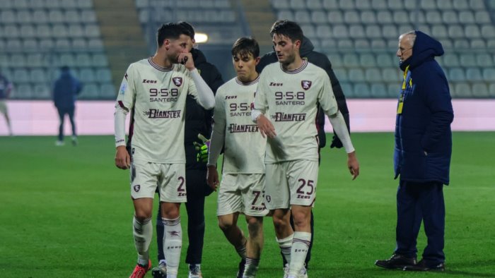 salernitana emergenza a centrocampo e petrachi inizia a sondare il mercato