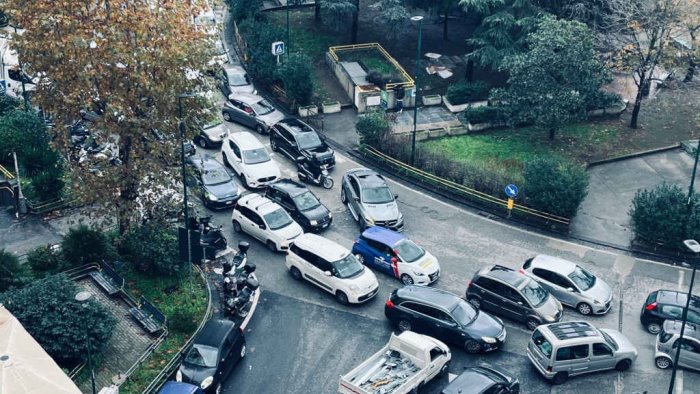 napoli municipalita collinare un altra giornata di traffico infernale