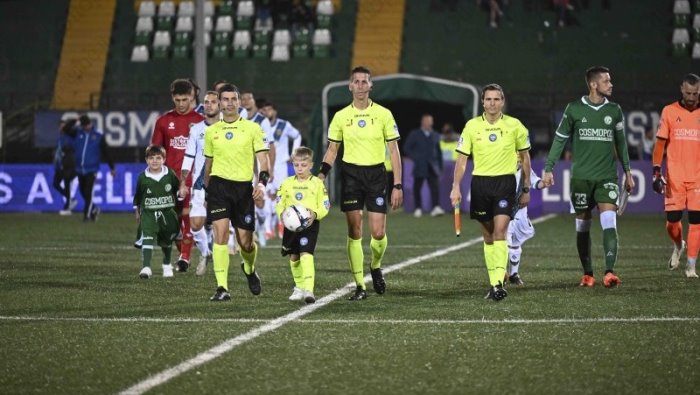 l arbitro di altamura avellino ha gia diretto un match dei lupi in stagione