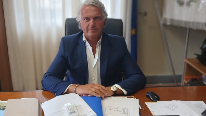 ceppaloni sindaco cataudo si congratula con don lorenzo varrecchia