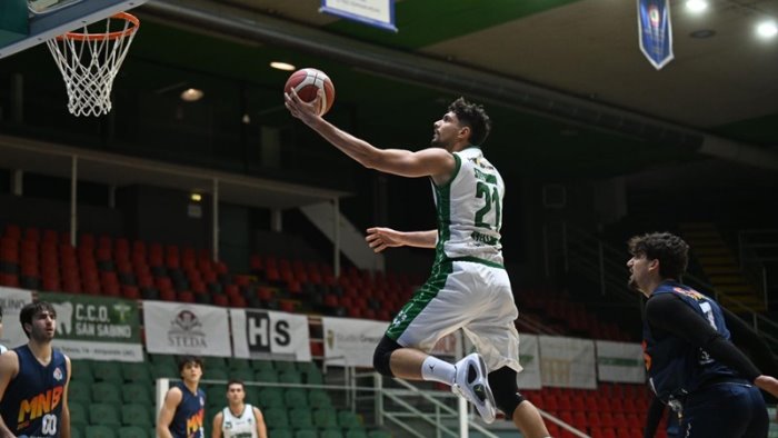 scandone avellino vittoria contro mola new basket 85 62 e vetta solitaria