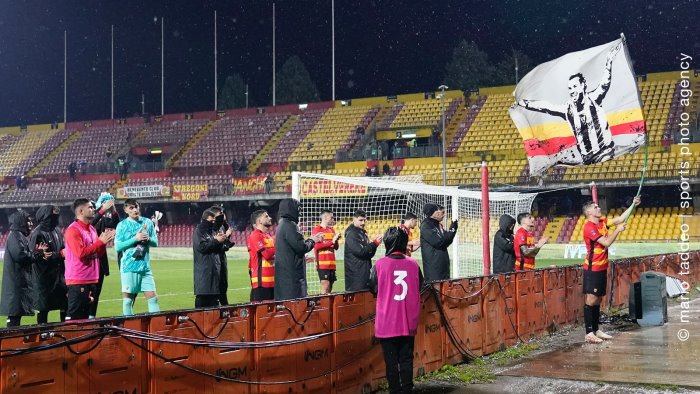 benevento ko il giugliano espugna il vigorito tutte le foto del match