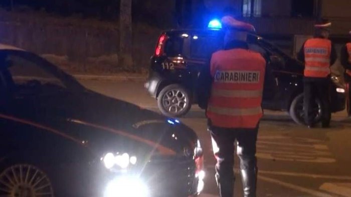 in auto con arnesi da scasso i carabinieri denunciano 4 stranieri