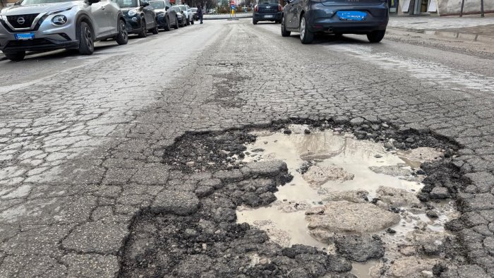 buche stradali in via dorso e via zigarelli il comune ripristina il manto