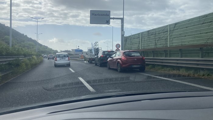 salerno due incidenti in tangenziale traffico in tilt e tanta paura