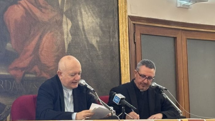 presentato il calendario dell anno giubilare dell arcidiocesi di salerno