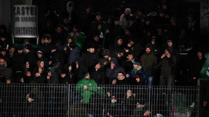 due gol subiti dopo 11 minuti avellino fuori dalla coppa passa la giana 3 0