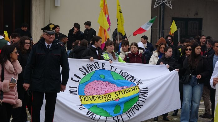 a castelvenere nasce il movimento studentesco per la legalita foto